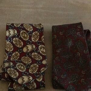 Set of 2 ties